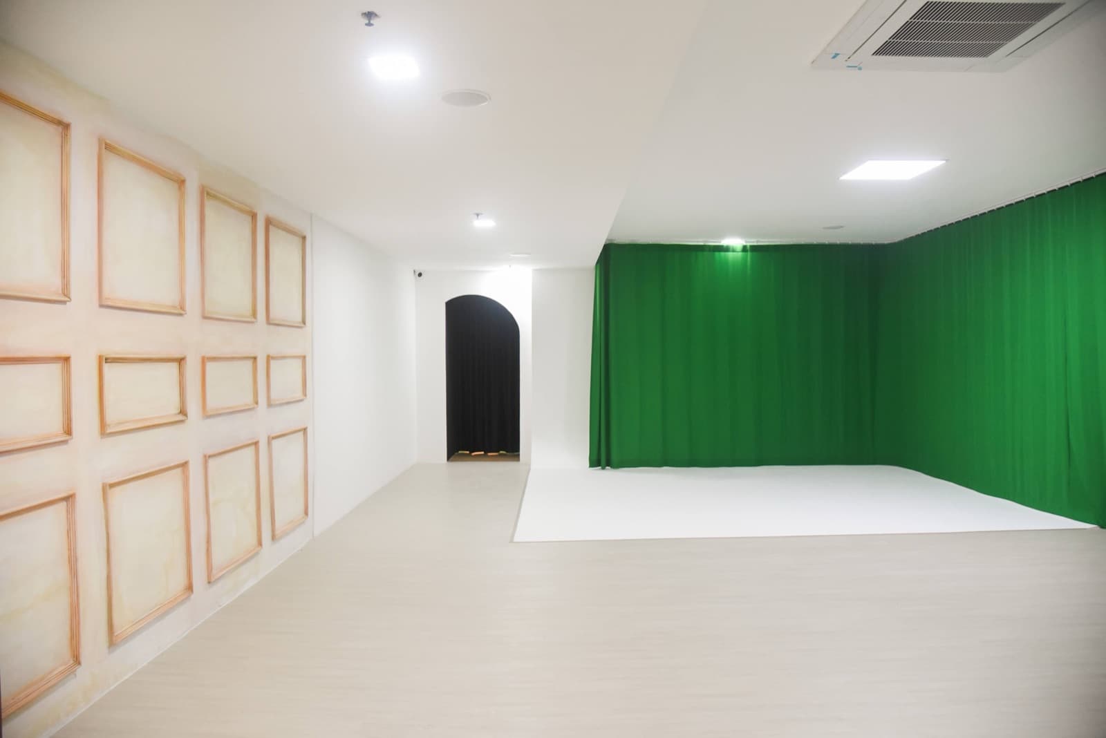 SparQ Spaces photography studio, Bangkok — 11 of 15