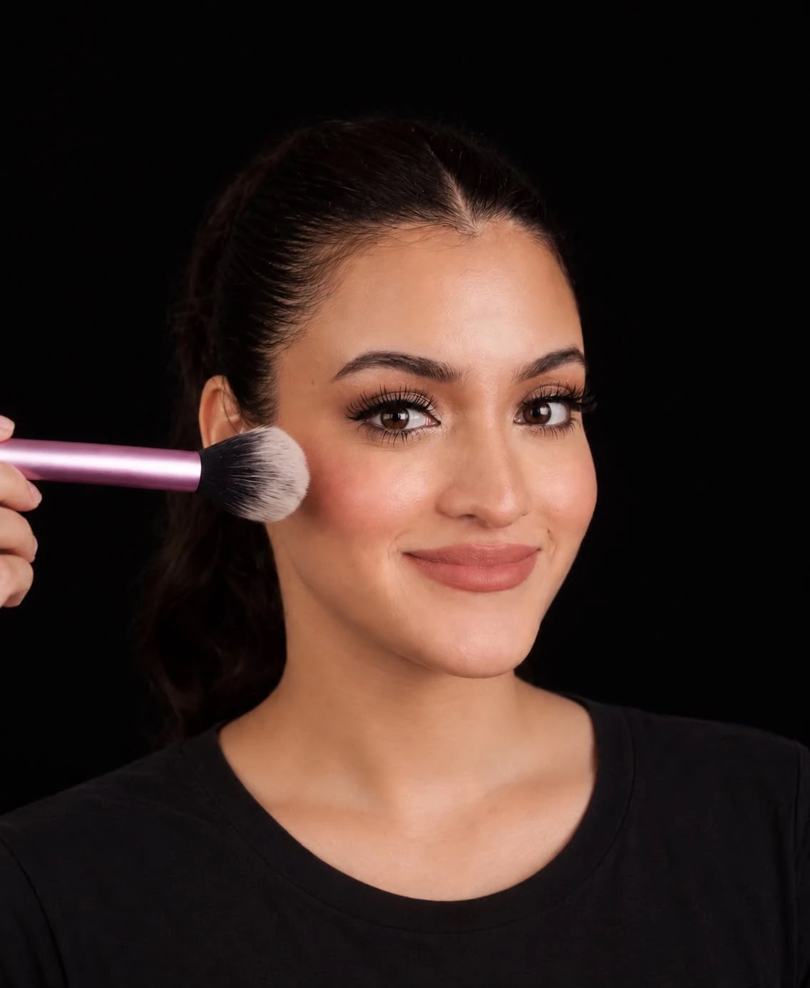 Aasis — makeup artist